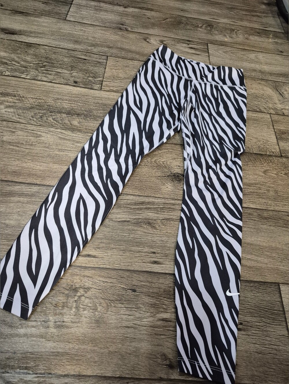 Nike One Dri-Fit Women's Black/White Chark Icon Clash Printed Leggings (Size S)
